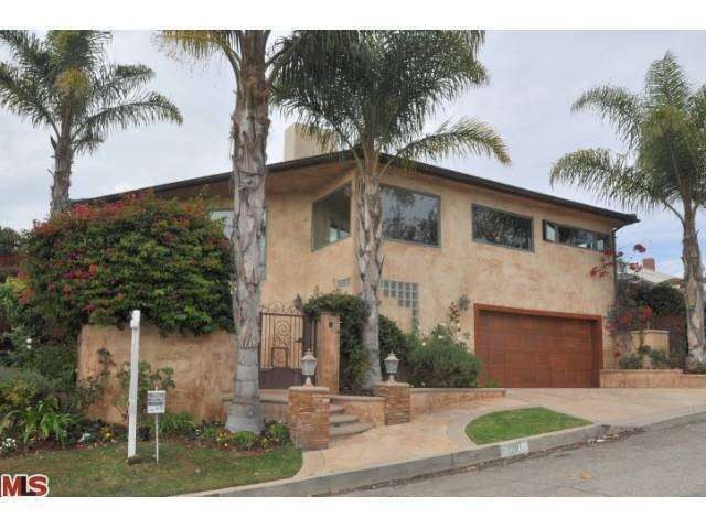 227 Quadro Vecchio Dr, Pacific Palisades, CA 90272