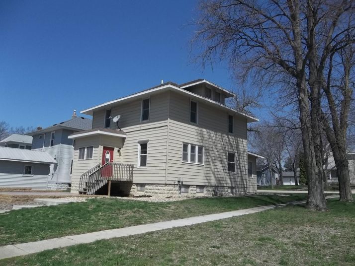 503 W Main St, Luverne, MN 56156