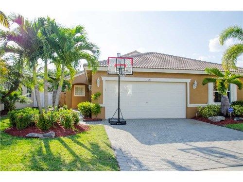 1524 SW 186 AV, Hollywood, FL 33029