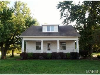 300 E Main St, Curryville, MO 63339