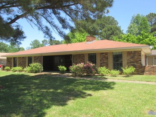 714 Clearmont Dr, Pearl, MS 39208