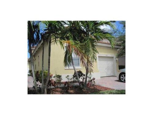 977 NE 37 AV, Homestead, FL 33033