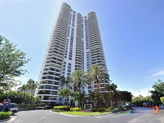 3500 Mystic Pointe Dr # 3001, Miami, FL 33180