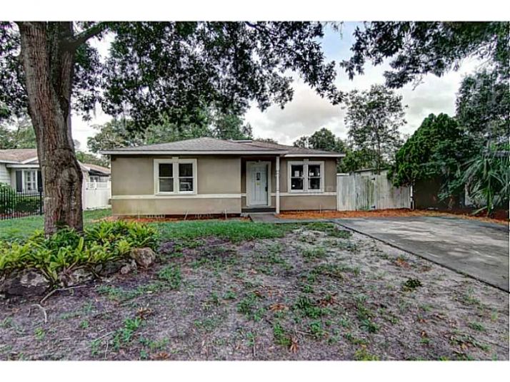 1312 Divot Ln, Tampa, FL 33612