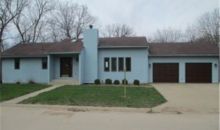 2036 Golfview Cir Centerville, IA 52544