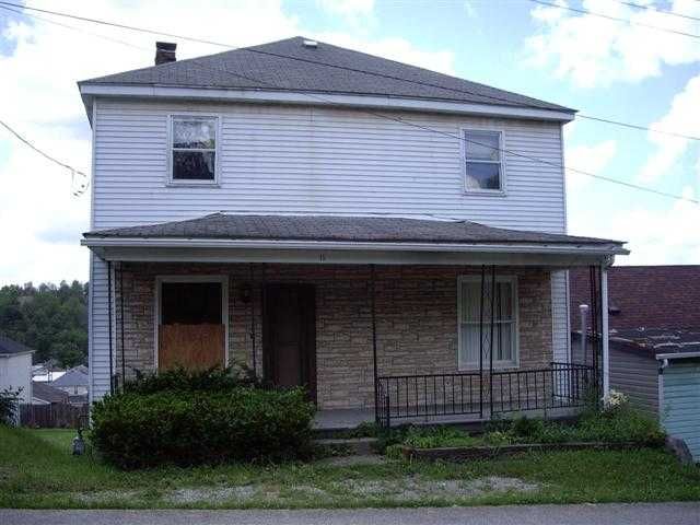 11 Grace St, Slovan, PA 15078