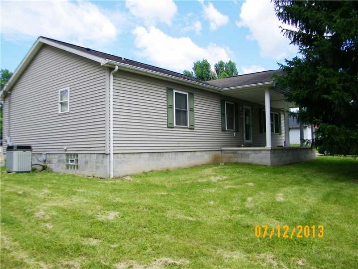 597 Newport Rd, Wampum, PA 16157