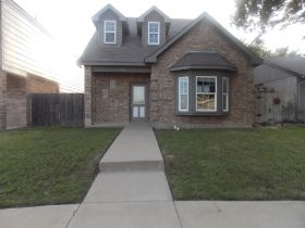 113 Callender Dr, Fort Worth, TX 76108