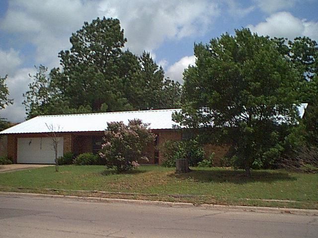 985 N Dale Ave, Stephenville, TX 76401