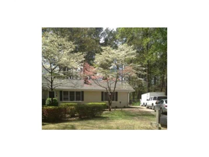 2397 Autumn Drive, Snellville, GA 30078