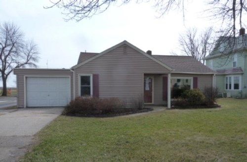 115 1st St E, Madison, MN 56256