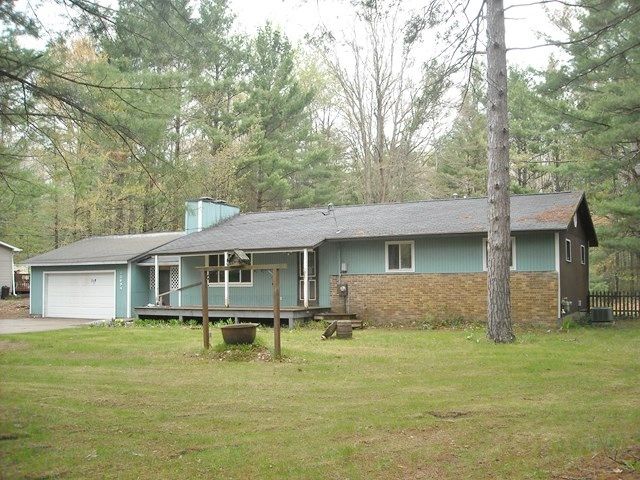 10694 Wildwood Road, Interlochen, MI 49643