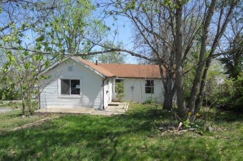 813 N 5th St, De Soto, MO 63020