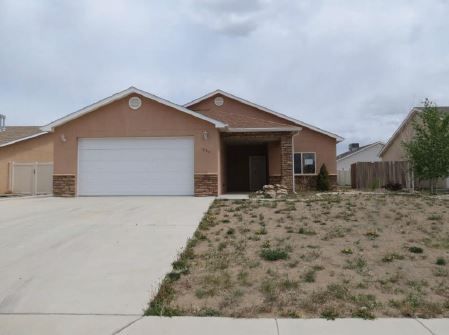 1204 Four Seasons Pkwy, Farmington, NM 87401