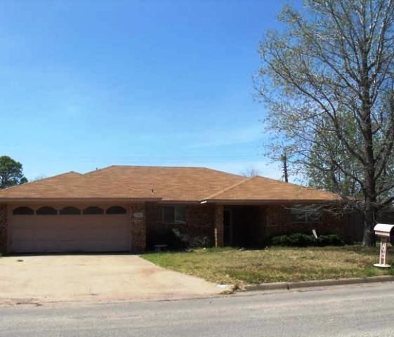 1302 Rodgers Dr South, Graham, TX 76450