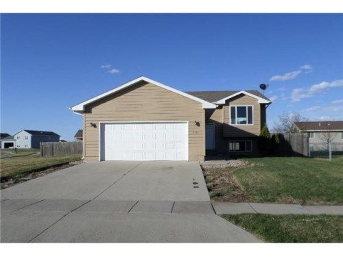 4420 W Panda Dr, Sioux Falls, SD 57107