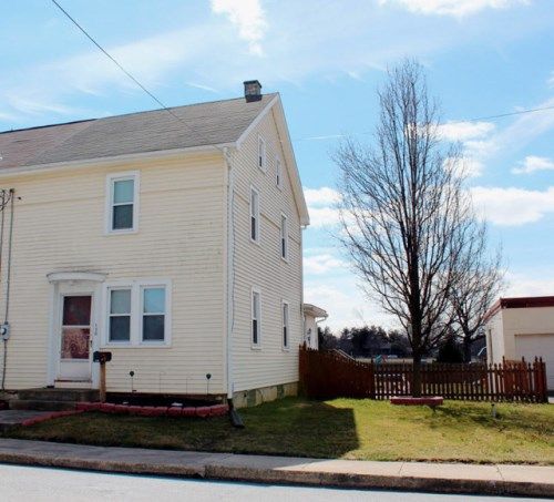 130 W FRANKLIN STREET, Strasburg, PA 17579