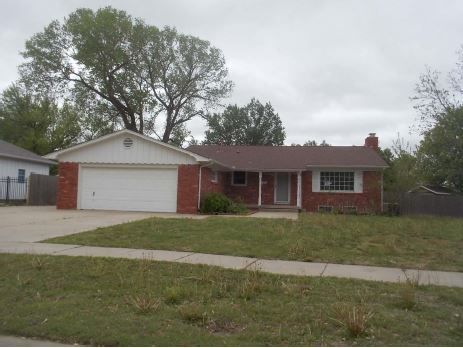 1017 Apache Dr, Wichita, KS 67207