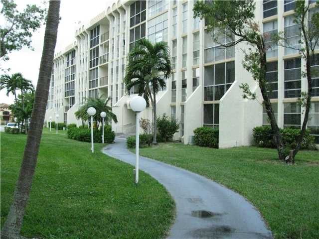 2000 ATLANTIC SHORES BL # 508, Hallandale, FL 33009