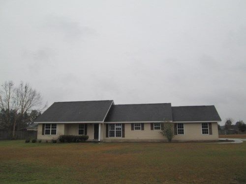 215 Park Place, Ellabell, GA 31308