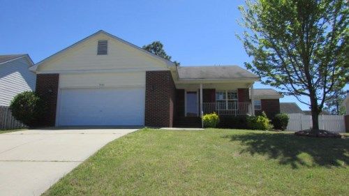 5406 Miranda Dr, Hope Mills, NC 28348