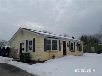 587 Grandview Ave, Woonsocket, RI 02895