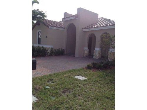 9762 NW 8 TE, Miami, FL 33172