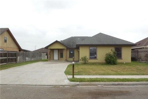 1105 W La Quinta Dr, Pharr, TX 78577