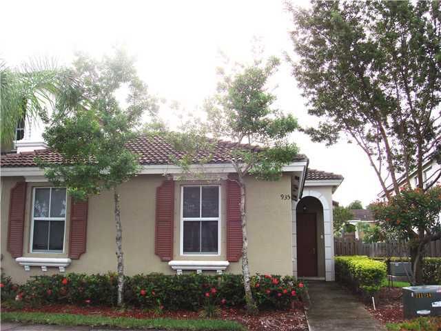 935 NE 42 TER # 935, Homestead, FL 33033