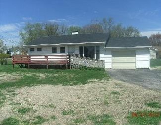 232 Apraw Rd, Washington, IN 47501