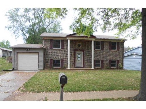 1383 Trails Dr, Fenton, MO 63026