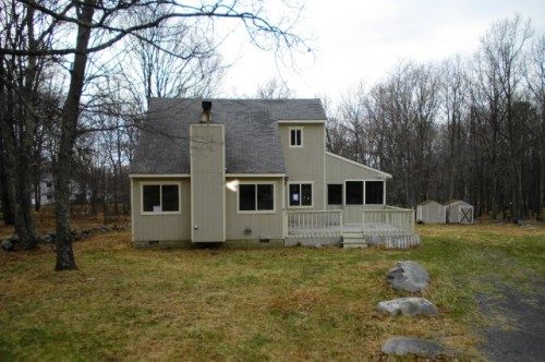 136 Huffman Cir, Bushkill, PA 18324