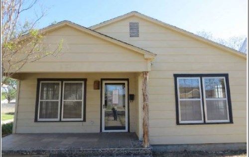 802 N 6th St, Ballinger, TX 76821