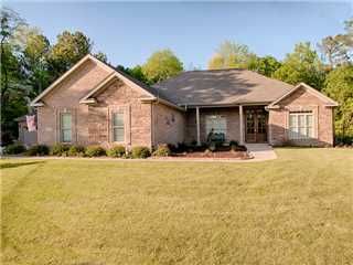 619 Rivermont Dr, Florence, AL 35634