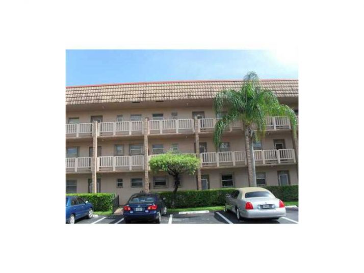 9800 SUNRISE LAKES BL # 303, Fort Lauderdale, FL 33322