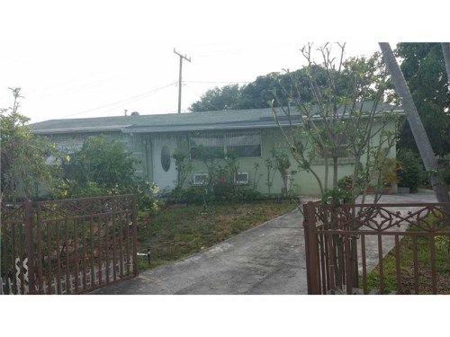 17320 NW 82 AV, Hialeah, FL 33015