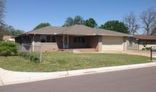 939 N 7th St Blackwell, OK 74631