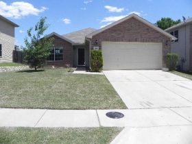 1010 Condor Dr, Grand Prairie, TX 75051