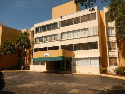 6911 SW 147 AV # 3A, Miami, FL 33193