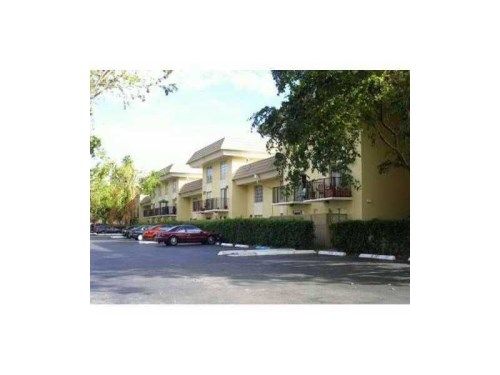 8550 SW 109 AV # 5-212, Miami, FL 33173