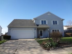 2114 Del Norte Dr, Kendallville, IN 46755