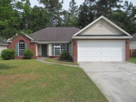 403 Shady Oak Cir, Richmond Hill, GA 31324