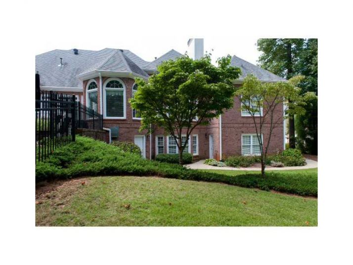 5560 Stoneleigh Drive, Suwanee, GA 30024