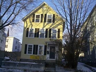 330  Auburn St, Manchester, NH 03103