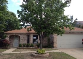 228 Miramar Dr, Arlington, TX 76002