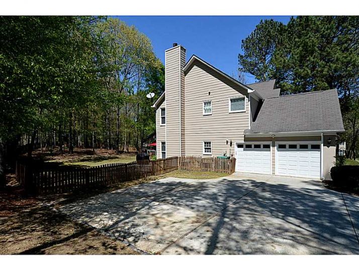 6815 Fairgreen Drive, Suwanee, GA 30024