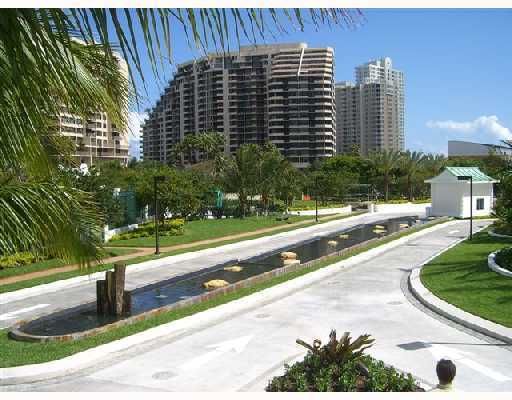 900 BRICKELL KEY BL # 1502, Miami, FL 33131