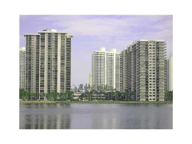 18181 NE 31 CT # 2505, North Miami Beach, FL 33160