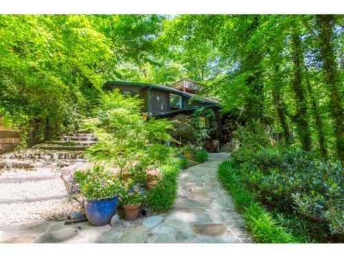 360 Tara Trail, Atlanta, GA 30327