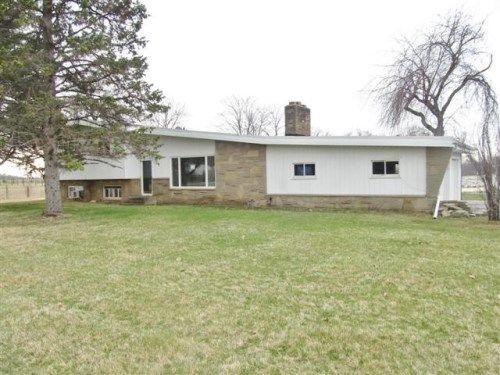 14001 Carleton Rd, Hudson, MI 49247